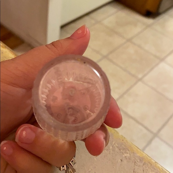 Hard plastic salt and pepper Shaker - Picture 4 of 4